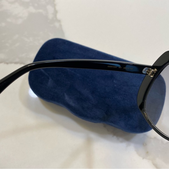 Gucci Sunglasses - Picture 4 of 5